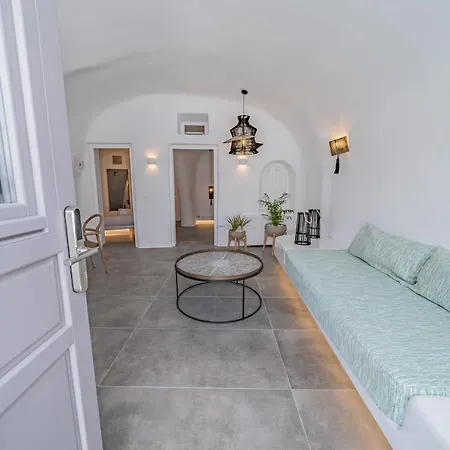 Eternity Santorini Hotel 2*