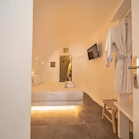 Eternity Santorini Hotel 2*